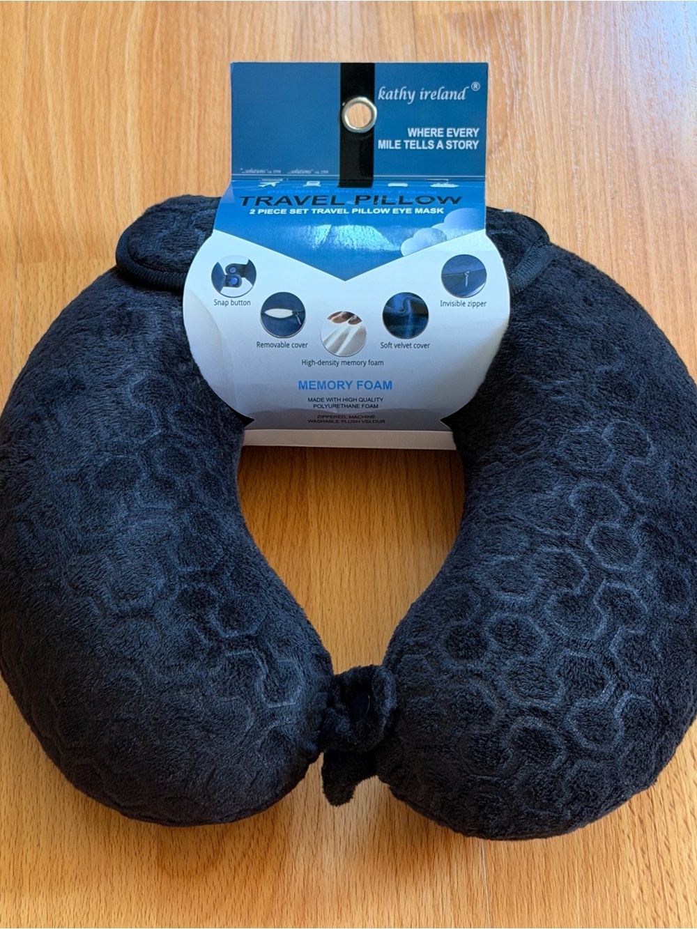 kathy ireland 2 Piece Set Travel Pillow and Eye Mask (Black).